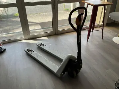 Pallet Jack – kavel bij Dome Auctions, Kingersheim