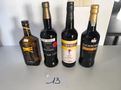 4 flessen diverse aperitieven – kavel bij Auctionline, Anderlecht