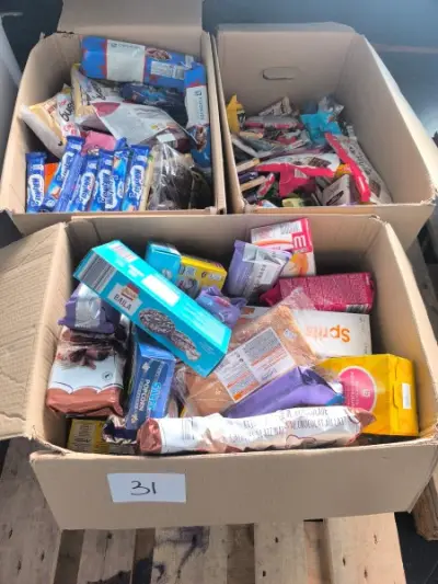 Een assortiment diverse koekjes en chocolaatjes – kavel bij Auctionline, Anderlecht