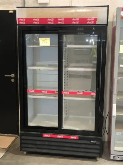 Een TOPCOLD-koelkast met 2 glazen deuren (200x114x65) – kavel bij Auctionline, Anderlecht