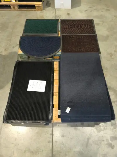Een set van 50 diverse vloerkleedjes – kavel bij Auctionline, Anderlecht