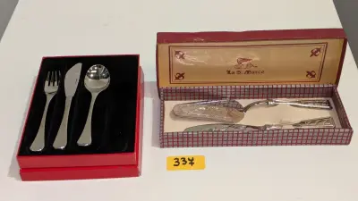 Een doos met 1 taartset (2-delig) + 1 bestekdoos (onvolledig) – kavel bij Auctionline, Anderlecht