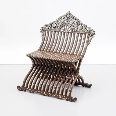 A c. 1900 Syrian (or Levantine) mother-of-pearl inlaid folding chair – kavel bij Bernaerts, Antwerp