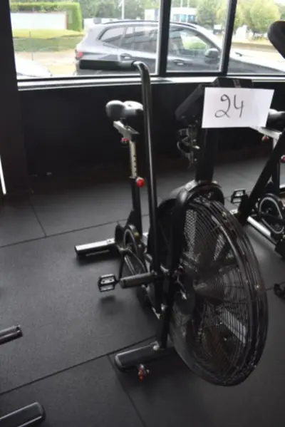 Een AIR BIKE van het merk ATHLETICS – kavel bij Auctionline, Anderlecht