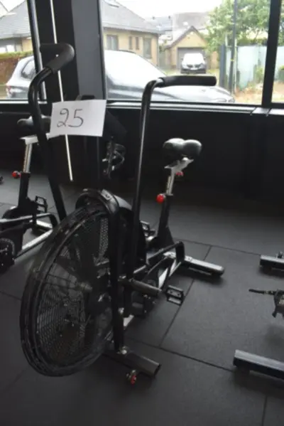 Een AIR BIKE van het merk ATHLETICS – kavel bij Auctionline, Anderlecht