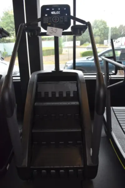 Een FITNESS POWER MILL CLIMBER-apparaat – kavel bij Auctionline, Anderlecht