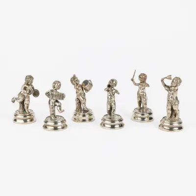 A six-part concert of putti playing music – kavel bij Bernaerts, Antwerp