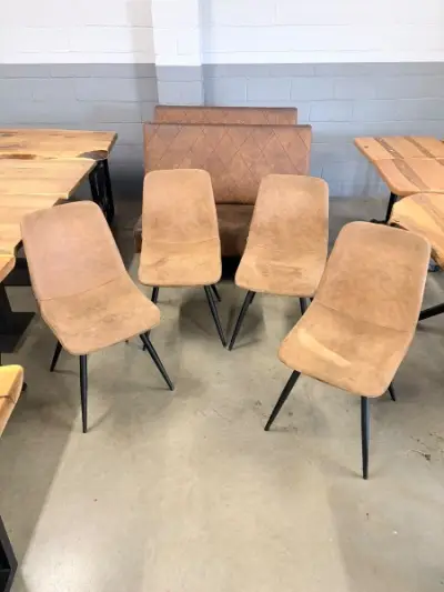 4 chaises camel + 2 banquettes – kavel bij Auctionline, Liege