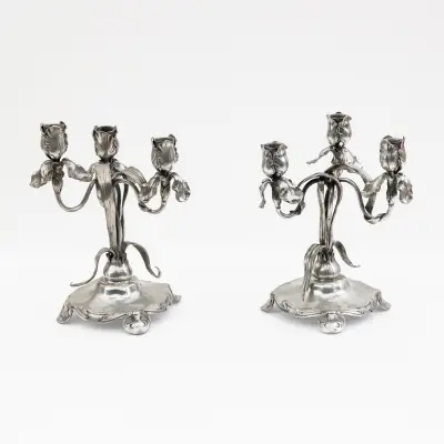 A pair of Art Nouveau period tin candlesticks – kavel bij Bernaerts, Antwerp