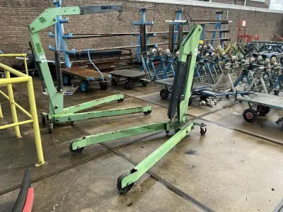 werkplaatskraan – kavel bij Dome Auctions, Rotterdam