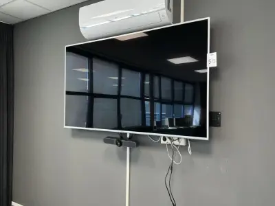 samsung vergaderzaal monitor – kavel bij Dome Auctions, Rotterdam