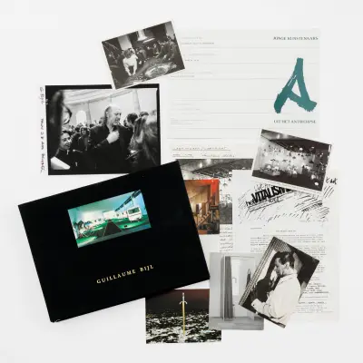 Guillaume Bijl - Documentation folder containing approximately 40 invitations from 1986 to 2020 – kavel bij Bernaerts, Antwerp