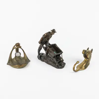 Drie voorwerpen in brons. Art nouveau-periode – kavel bij Bernaerts, Antwerp