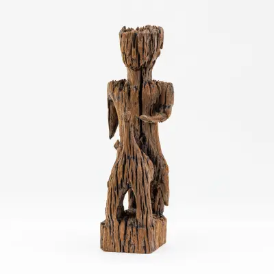 A Sakalava figure of a man on horseback. Madagascar – kavel bij Bernaerts, Antwerp