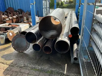 stalen buizen – kavel bij Dome Auctions, Rotterdam