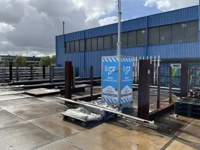 lang materiaal stelling – kavel bij Dome Auctions, Rotterdam
