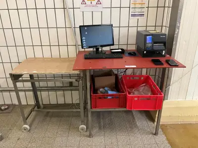 Computer station with tables – kavel bij Dome Auctions, Kingersheim