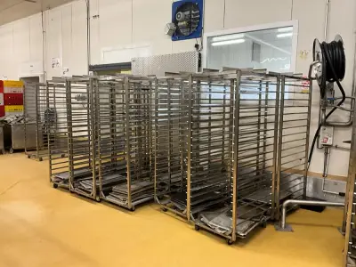 Set of 10 baking carts – kavel bij Dome Auctions, Kingersheim