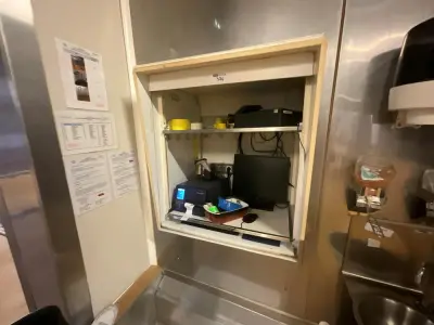 Computer Workstation – kavel bij Dome Auctions, Kingersheim