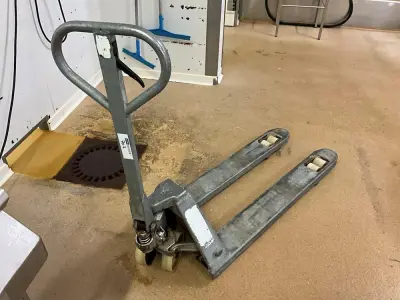 Pallet Jack – kavel bij Dome Auctions, Kingersheim