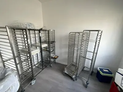Set of 5 tray or gastronorm carts – kavel bij Dome Auctions, Kingersheim