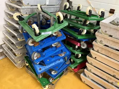 Set of Trolleys with Casters for Holding Containers – kavel bij Dome Auctions, Kingersheim