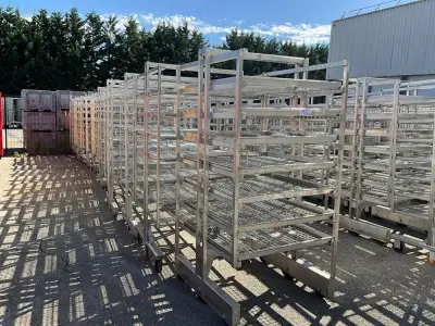 Set of 12 baking carts – kavel bij Dome Auctions, Kingersheim