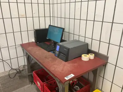 Computer workstation with desk – kavel bij Dome Auctions, Kingersheim