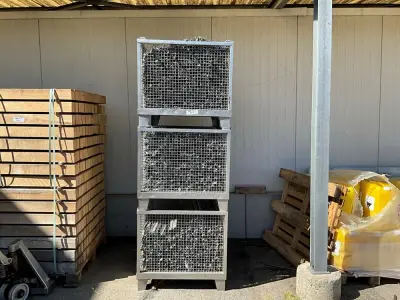 Set of 3 stainless steel pallet crates with contents – kavel bij Dome Auctions, Kingersheim