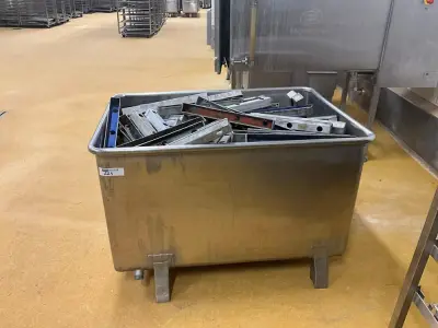 Stainless steel tray with contents – kavel bij Dome Auctions, Kingersheim