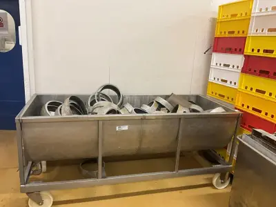Stainless steel soaking tub with contents – kavel bij Dome Auctions, Kingersheim