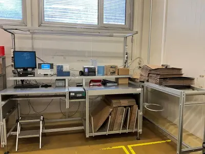 Packaging platform with built-in scale – kavel bij Dome Auctions, Kingersheim