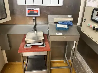 Ohaus Defender 3000 XtremeW Industrial Scale + Stainless Steel Control Panel – kavel bij Dome Auctions, Kingersheim