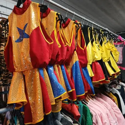 Ca. 19x Partij cheerleader pakken – kavel bij Onlineveilingmeester, Drachten