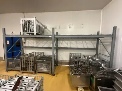 Racks – kavel bij Dome Auctions, Kingersheim