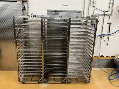 Set of 3 baking trays – kavel bij Dome Auctions, Kingersheim