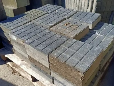 4x Pallet betontegels, Rasterpatroon – kavel bij Onlineveilingmeester, Groningen