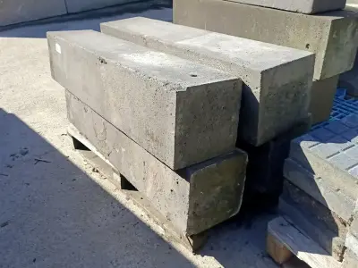 7x Betonnen doorrijverbod paal – kavel bij Onlineveilingmeester, Groningen