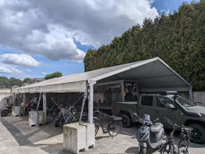 Overheidsveiling: Aluminium tent MBO-opleiding Summa College Eindhoven – veiling bij Onlineveilingmeester