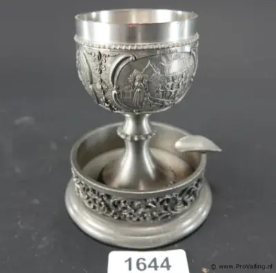 Tinnen kelkglas op tinnen schaal – kavel bij ProVeiling