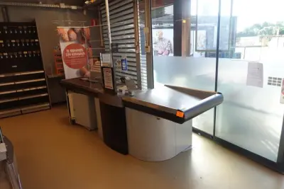 Professionele kassameubel Pan-Oston – kavel bij Openbare Verkopen, Gavere