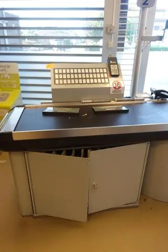 Professionele tabaksdisplay Harting – kavel bij Openbare Verkopen, Gavere