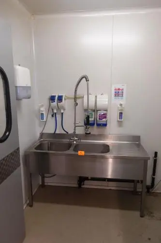 Inox dubbele spoelbak – kavel bij Openbare Verkopen, Gavere