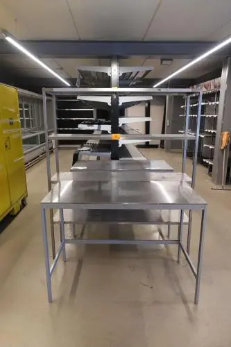 Inox rek + 2x tafel – kavel bij Openbare Verkopen, Gavere