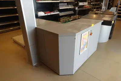 2x Houten kast – kavel bij Openbare Verkopen, Gavere