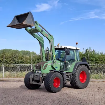 Land- of bosbouwtrekker, FENDT, 309 Vario, 2009, met STOLL ROBUST FZ 20 voorlader en grondbak – kavel bij Onlineveilingmeester, Wijk en Allburg