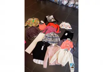 Set meisjeskleding – kavel bij Nl.clicpublic