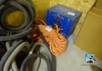 Set aus Metallkästen und Seilen – kavel bij De.clicpublic