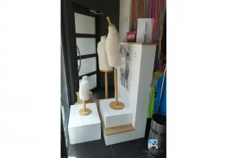 Set of furniture and mannequins – kavel bij En.clicpublic