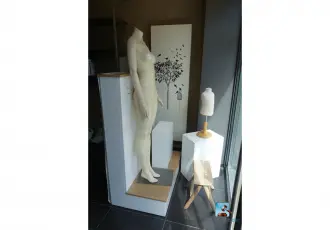 Set of furniture and mannequins – kavel bij En.clicpublic
